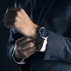 Klagenfurt Uhrenbeweger Rechts-Links-Lauf 12 Uhren LED Touch-Display -Einrichtungsgeschäft 10029403 yy 0002 logo