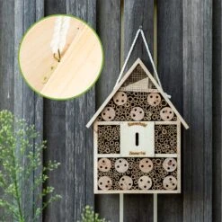 Insektenhotel Mit Spitzdach Aufhängung Ganzjährig Bewohnbar Holz 11 Insektenhotel Mit Spitzdach Aufhängung Ganzjährig Bewohnbar Holz -Einrichtungsgeschäft 10038022 yy 0003 logo