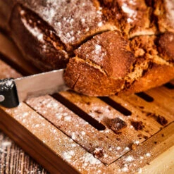 Brotschneidebrett Mit Krümelfach Bambus 38 X 3 X 25,5 Cm (BxHxT) Recycelbar -Einrichtungsgeschäft 10038056 yy 0004 logo