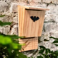 Fledermaushaus Nistkasten Überwinterungshilfe Ganzjährig Kiefer 12 Fledermaushaus Nistkasten Überwinterungshilfe Ganzjährig Kiefer -Einrichtungsgeschäft 10038132 yy 0003 logo